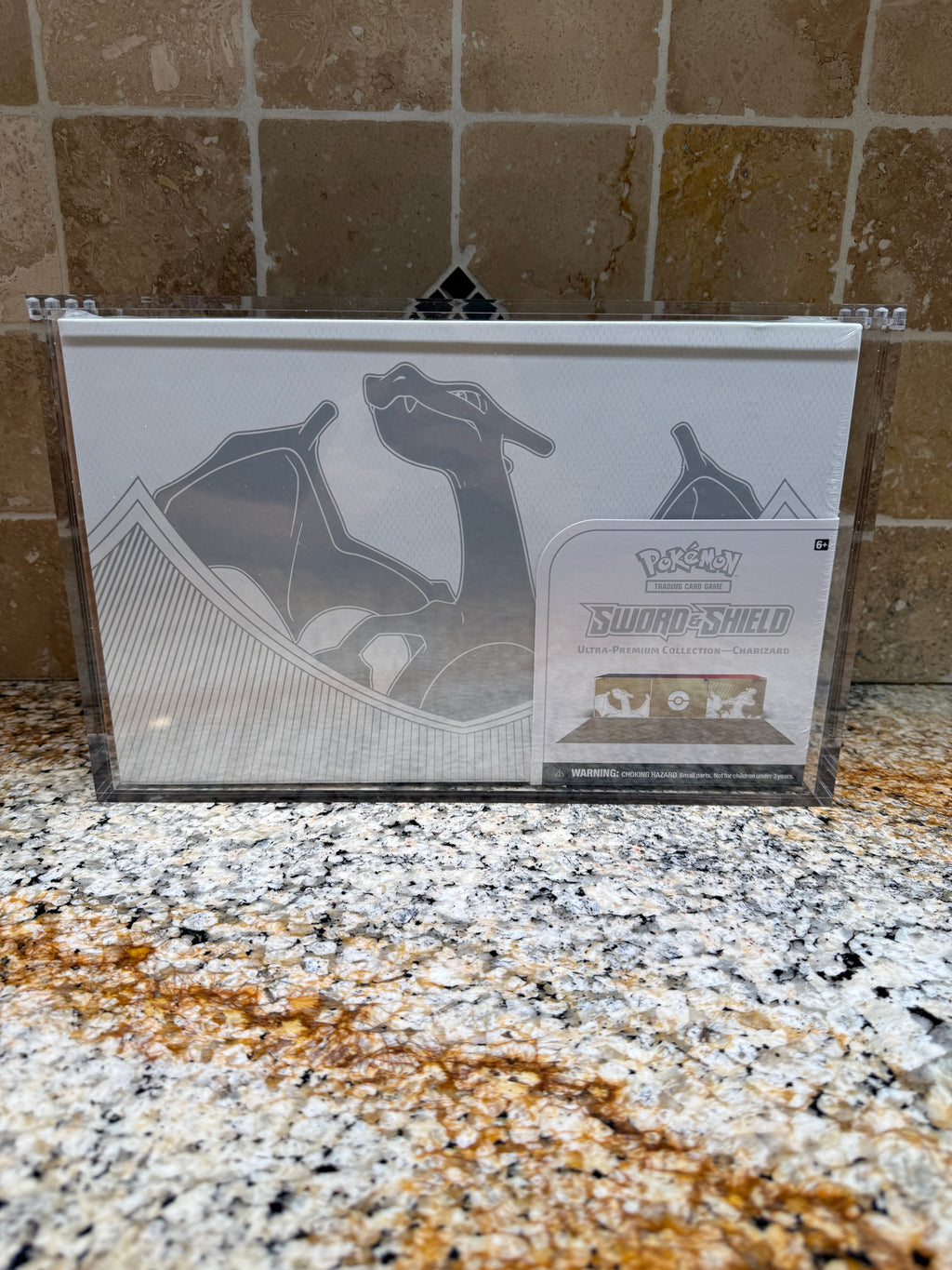 Pokémon Acrylic Case Sword & Shield Charizard UPC Magnetic Lid
