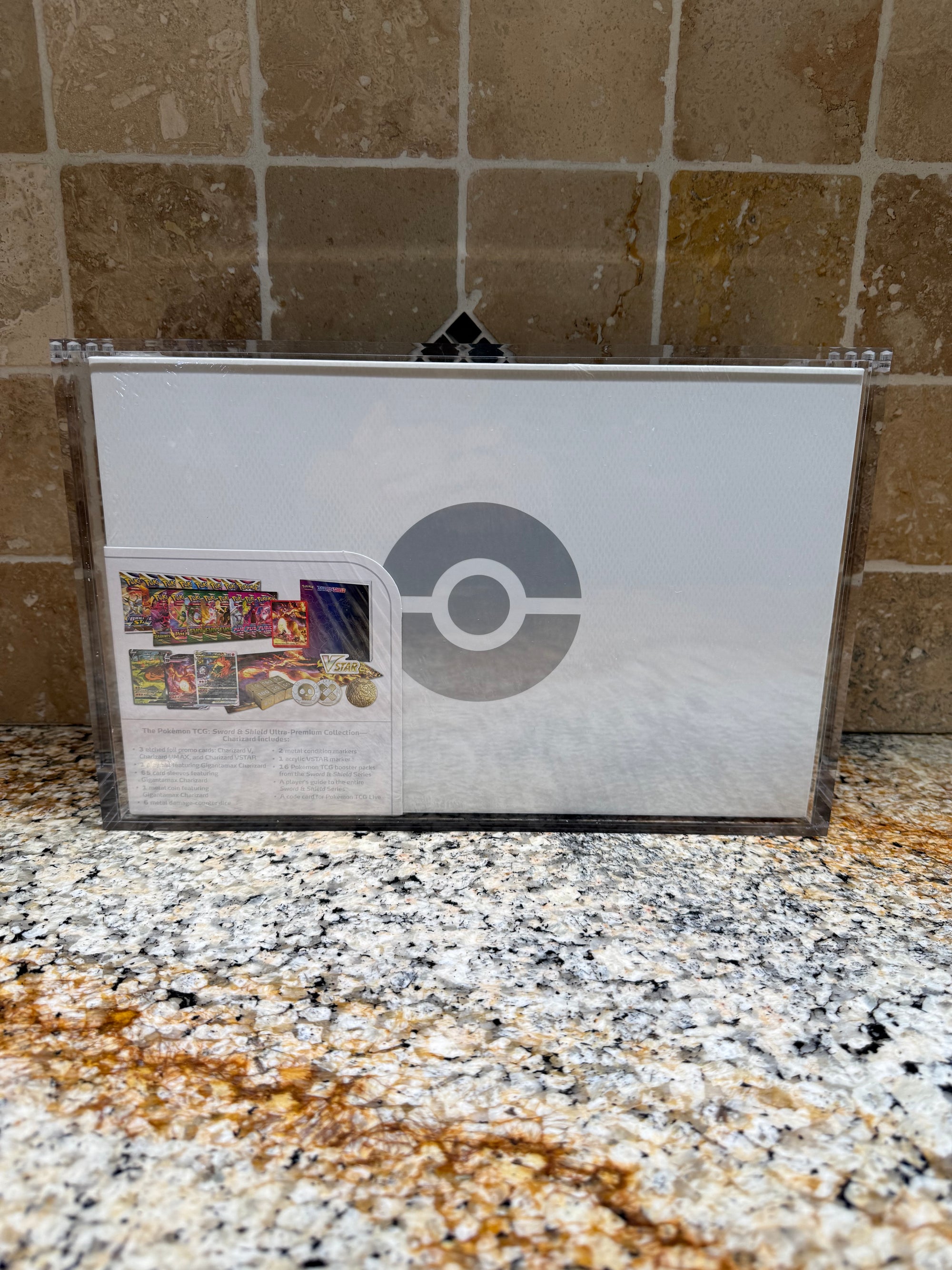 Pokémon Acrylic Case Sword & Shield Charizard UPC Magnetic Lid