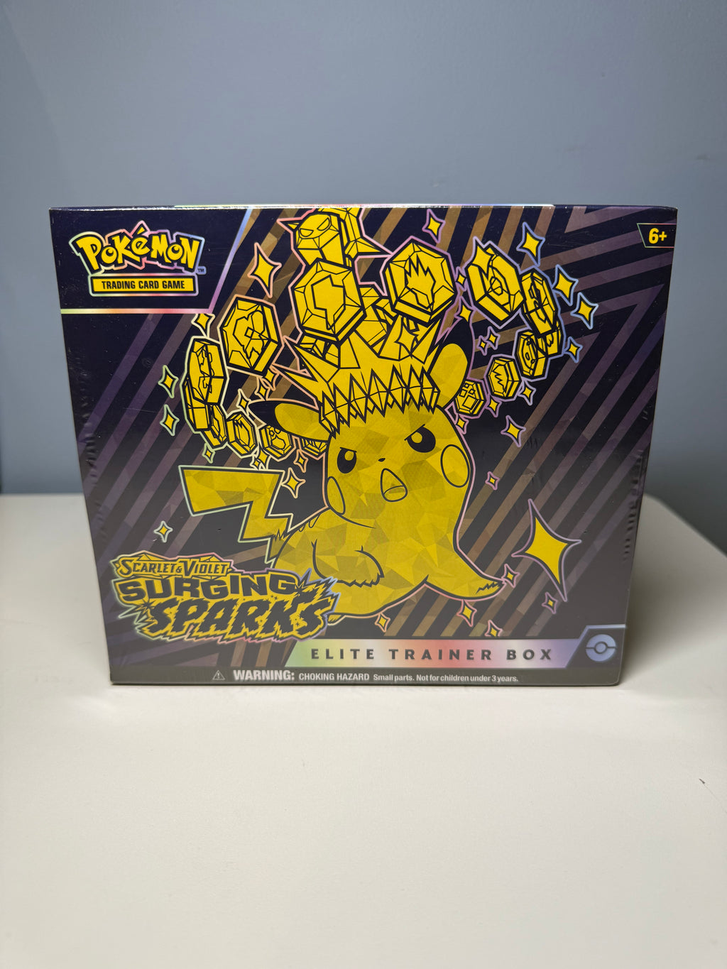 Pokémon: Surging Sparks SV08: Elite Trainer Box